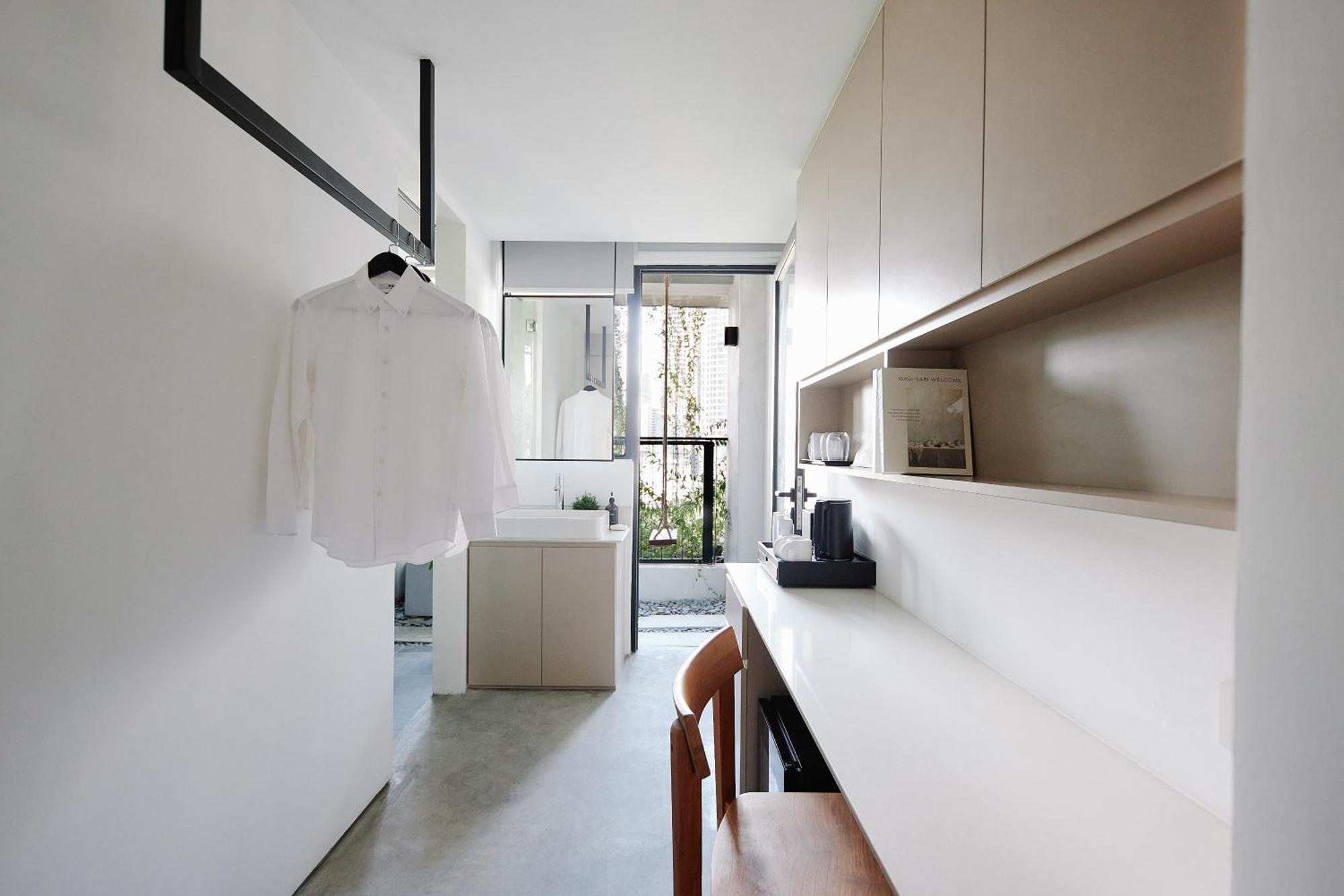 Lloyd's Hotel 4*
